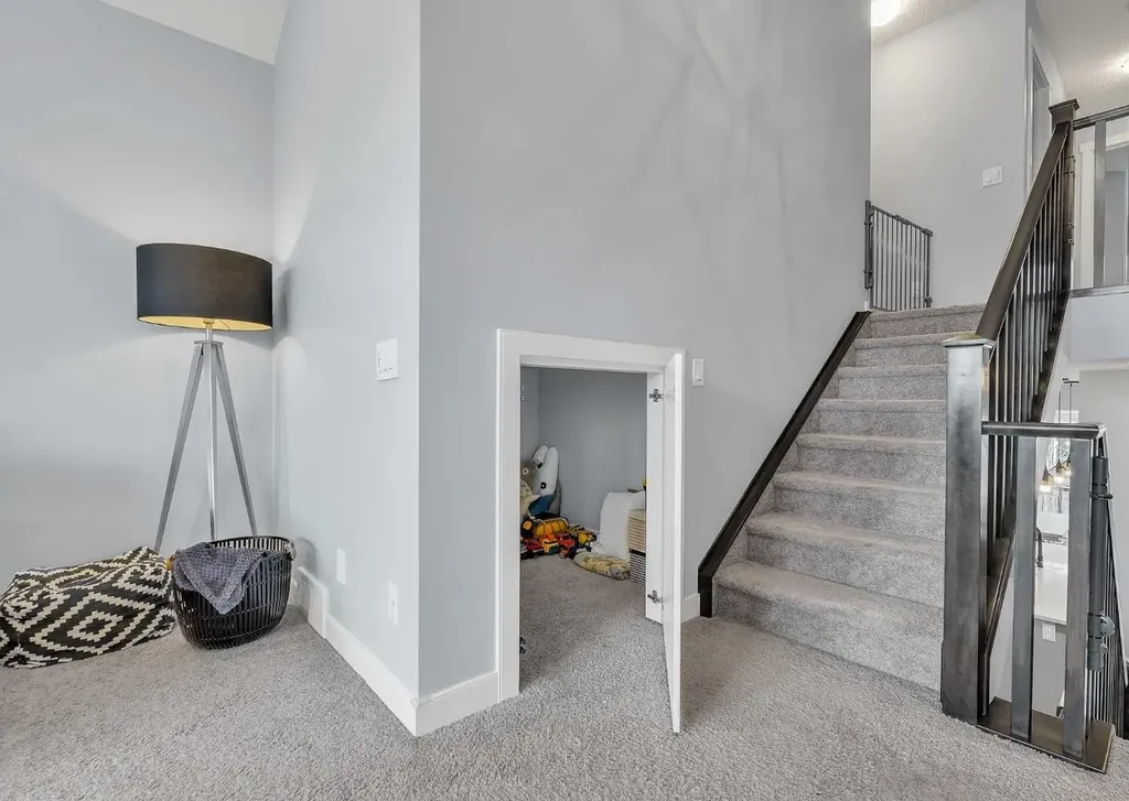 78 Sage Bluff View NW Calgary AB T5J 5E8