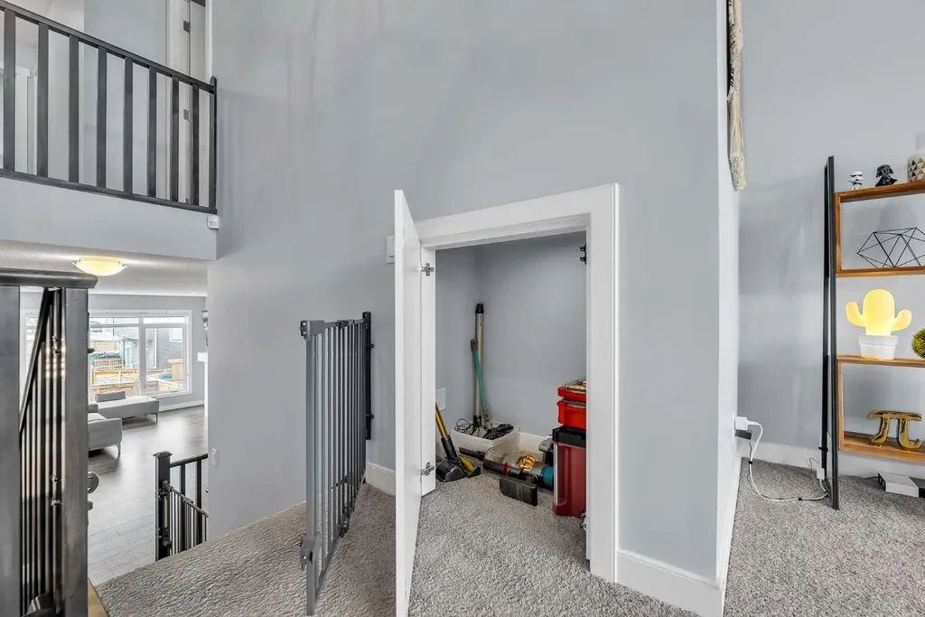 78 Sage Bluff View NW Calgary AB T5J 5E8