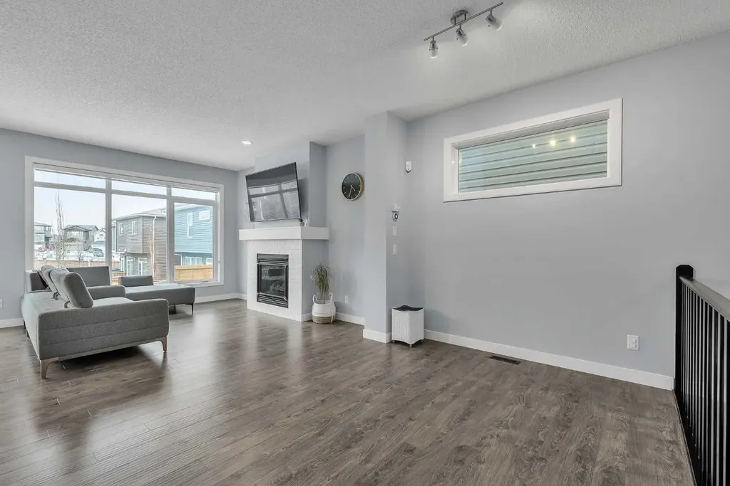 78 Sage Bluff View NW Calgary AB T5J 5E8