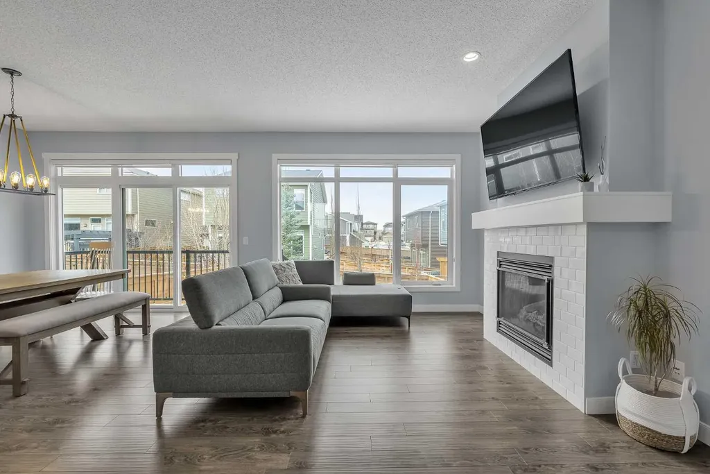 78 Sage Bluff View NW Calgary AB T5J 5E8