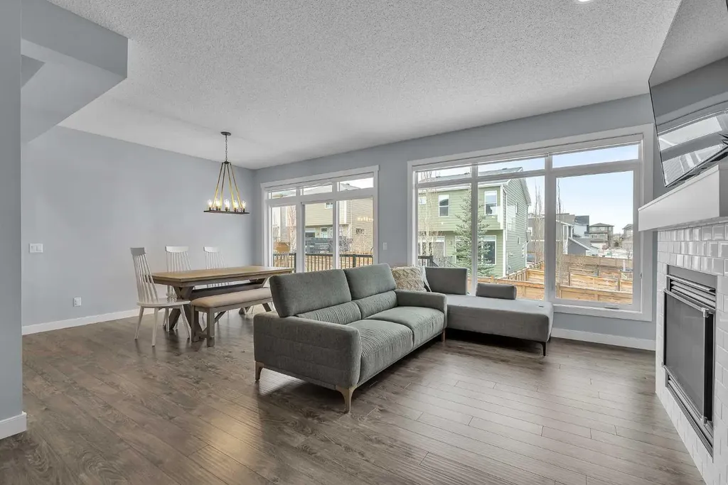 78 Sage Bluff View NW Calgary AB T5J 5E8