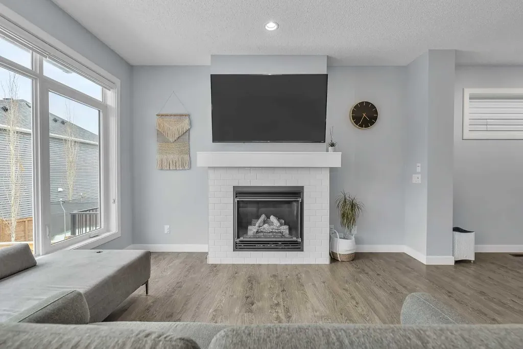 78 Sage Bluff View NW Calgary AB T5J 5E8