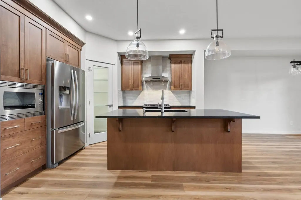 353 Herron Mews NE Calgary AB T3P1Y7