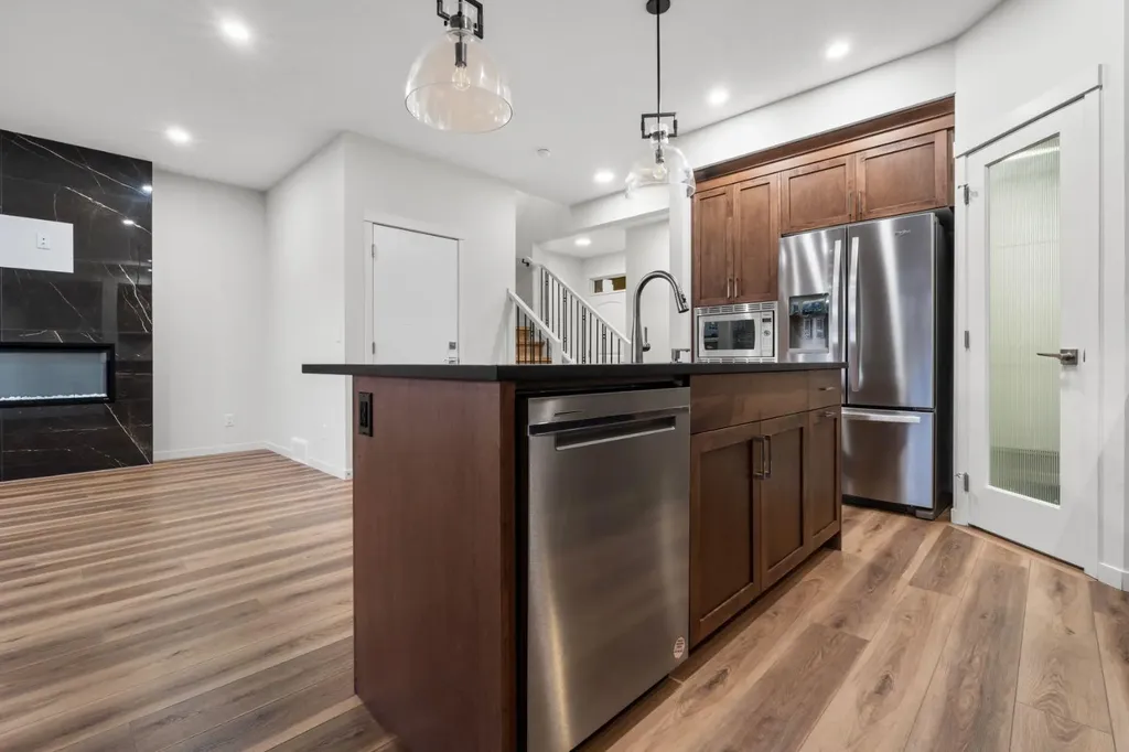353 Herron Mews NE Calgary AB T3P1Y7