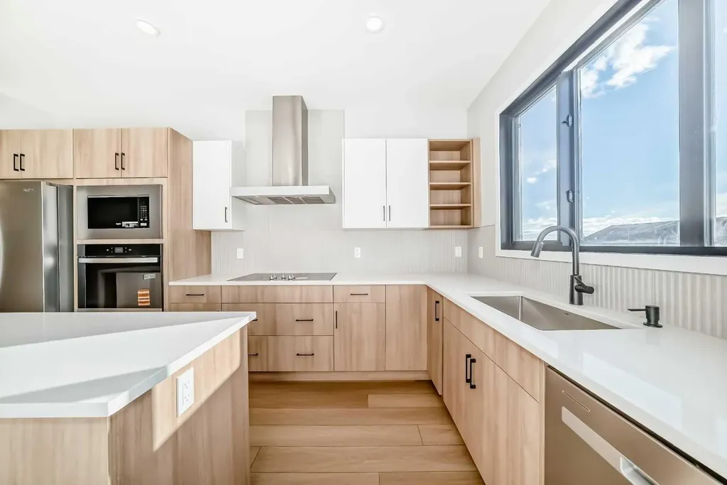1245 Creekview Drive SW Calgary AB T2X 5Y7