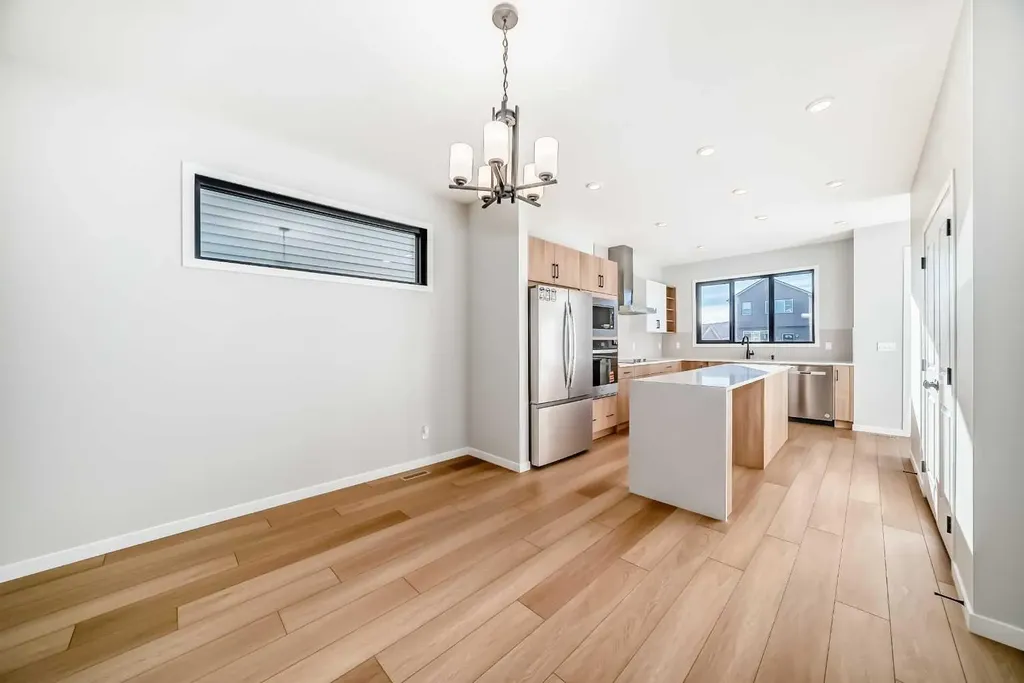 1245 Creekview Drive SW Calgary AB T2X 5Y7