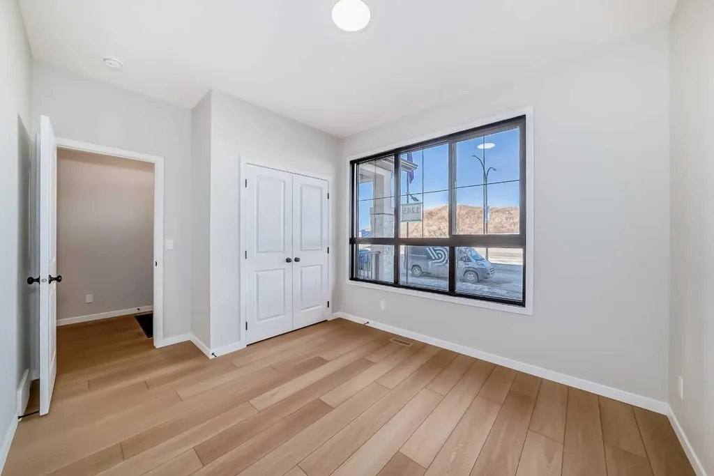 1245 Creekview Drive SW Calgary AB T2X 5Y7