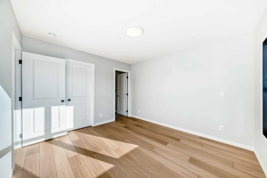 1245 Creekview Drive SW Calgary AB T2X 5Y7