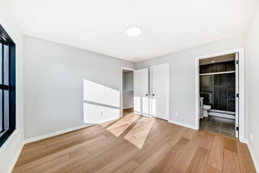 1245 Creekview Drive SW Calgary AB T2X 5Y7