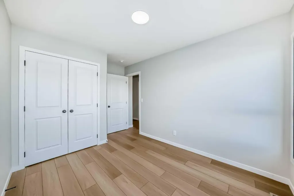1245 Creekview Drive SW Calgary AB T2X 5Y7