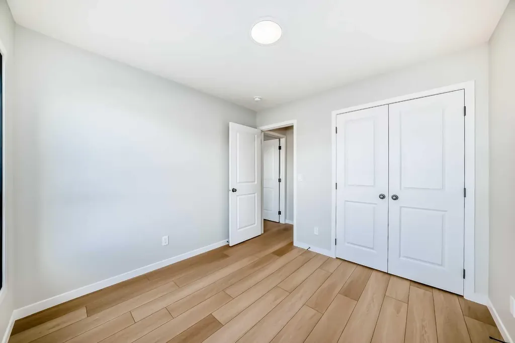 1245 Creekview Drive SW Calgary AB T2X 5Y7
