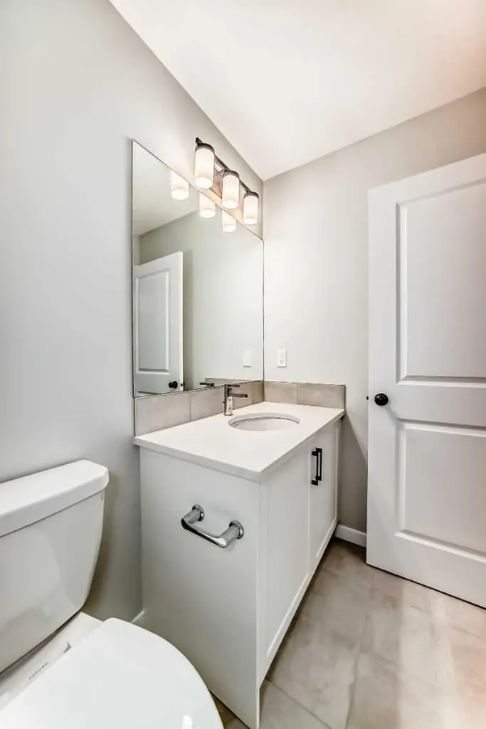 1245 Creekview Drive SW Calgary AB T2X 5Y7