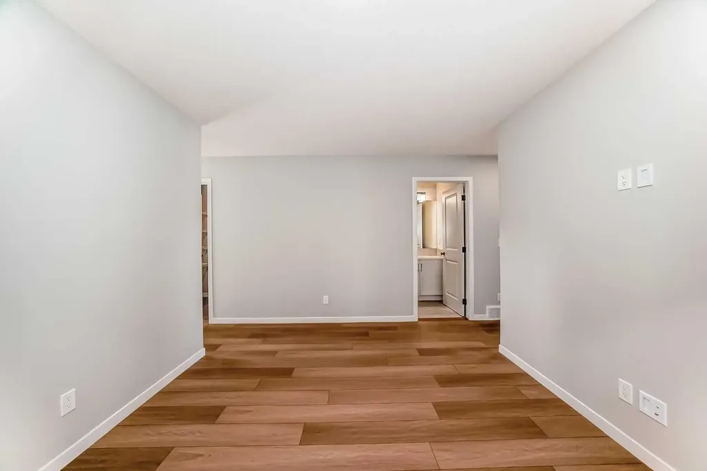 1245 Creekview Drive SW Calgary AB T2X 5Y7