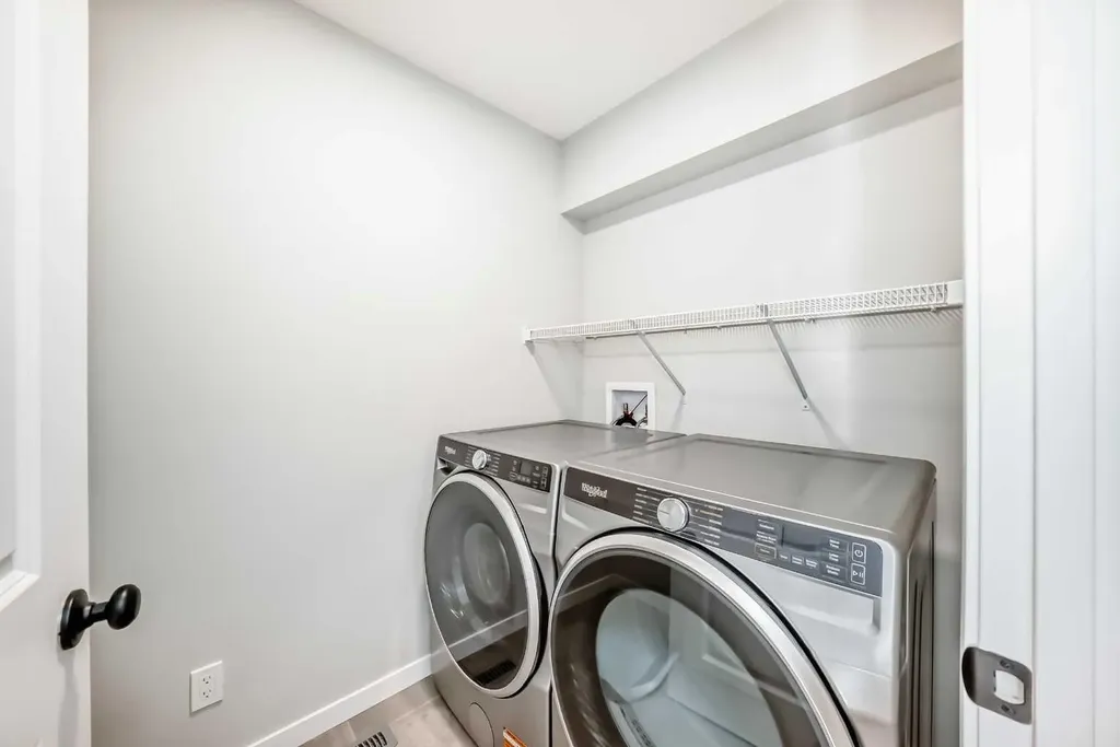 1245 Creekview Drive SW Calgary AB T2X 5Y7