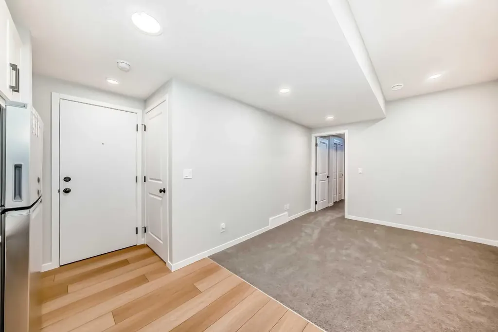 1245 Creekview Drive SW Calgary AB T2X 5Y7