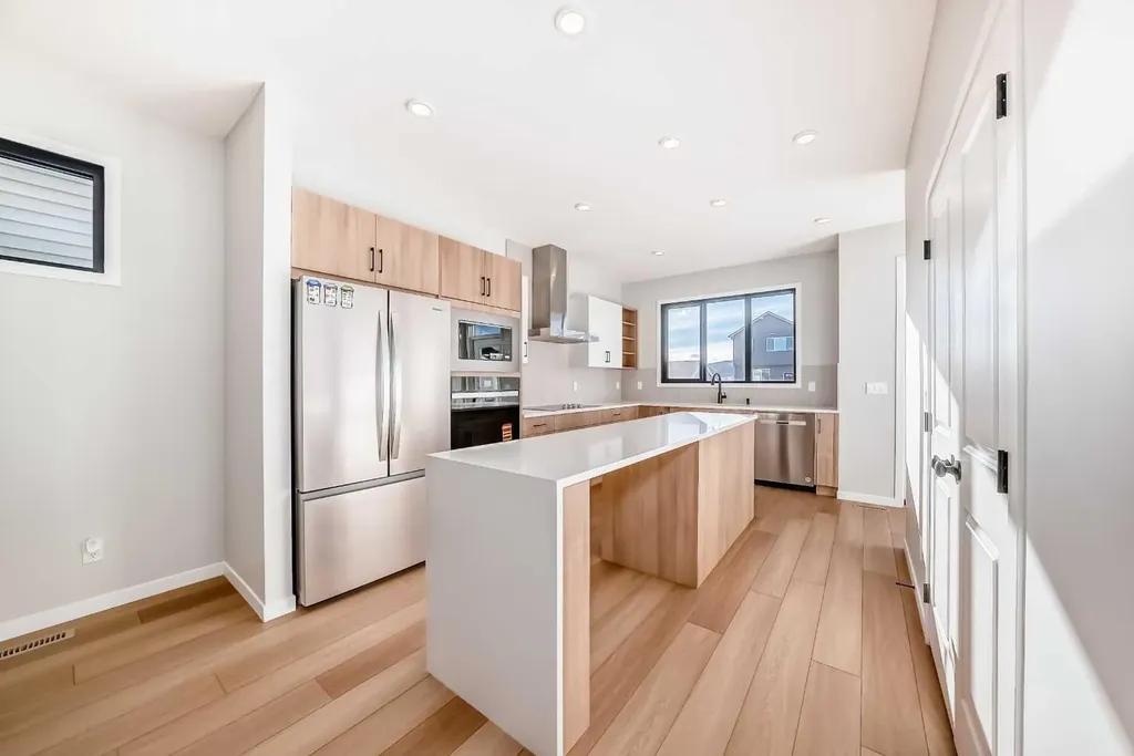 1245 Creekview Drive SW Calgary AB T2X 5Y7