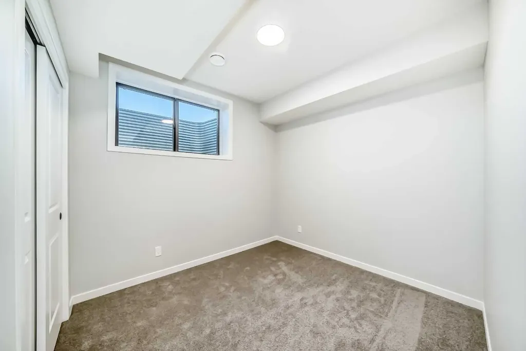1245 Creekview Drive SW Calgary AB T2X 5Y7