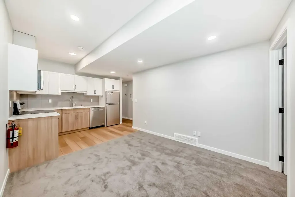1245 Creekview Drive SW Calgary AB T2X 5Y7