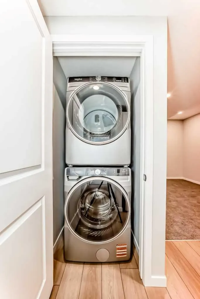 1245 Creekview Drive SW Calgary AB T2X 5Y7