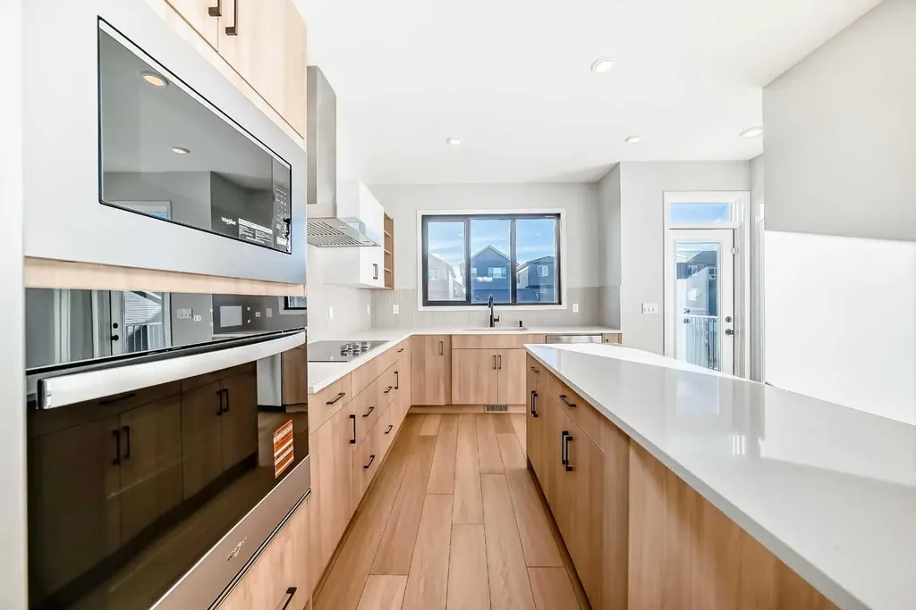 1245 Creekview Drive SW Calgary AB T2X 5Y7