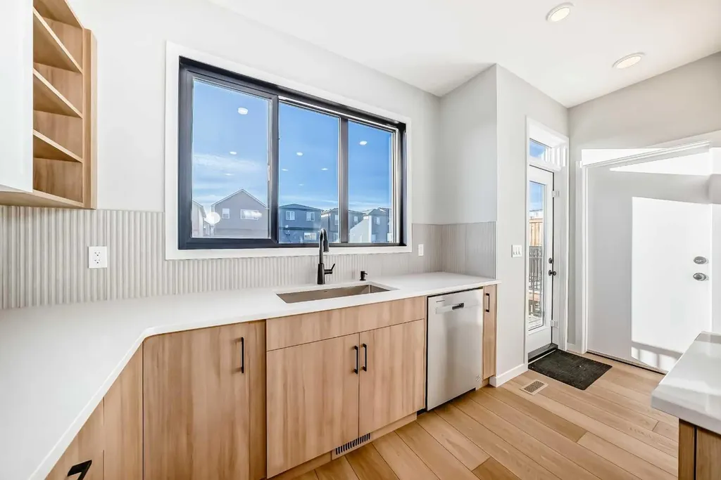 1245 Creekview Drive SW Calgary AB T2X 5Y7