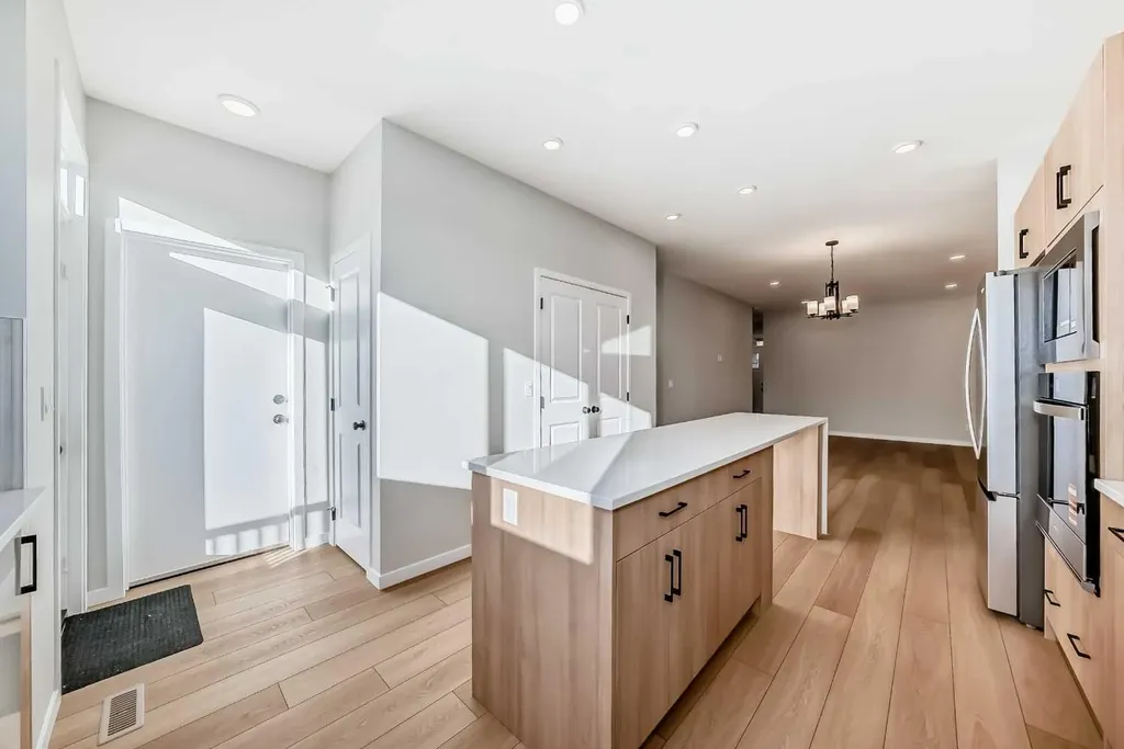 1245 Creekview Drive SW Calgary AB T2X 5Y7