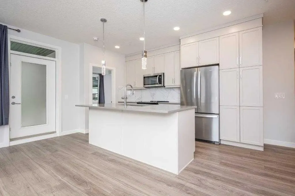 80 Greenbriar Place NW Calgary AB t3b6j4
