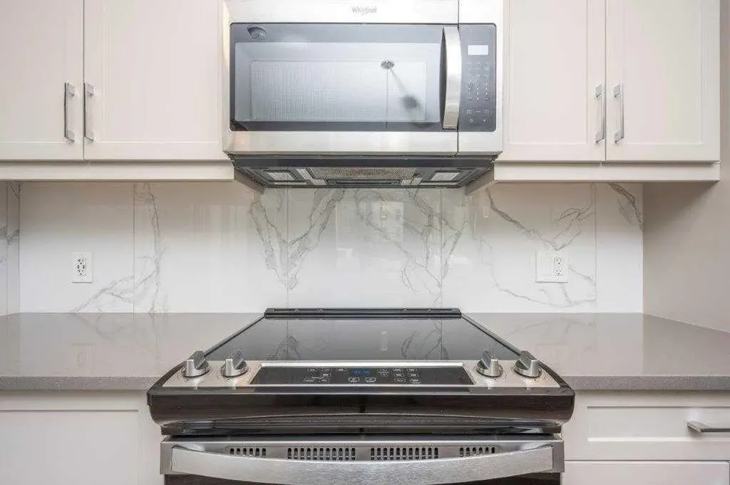 80 Greenbriar Place NW Calgary AB t3b6j4