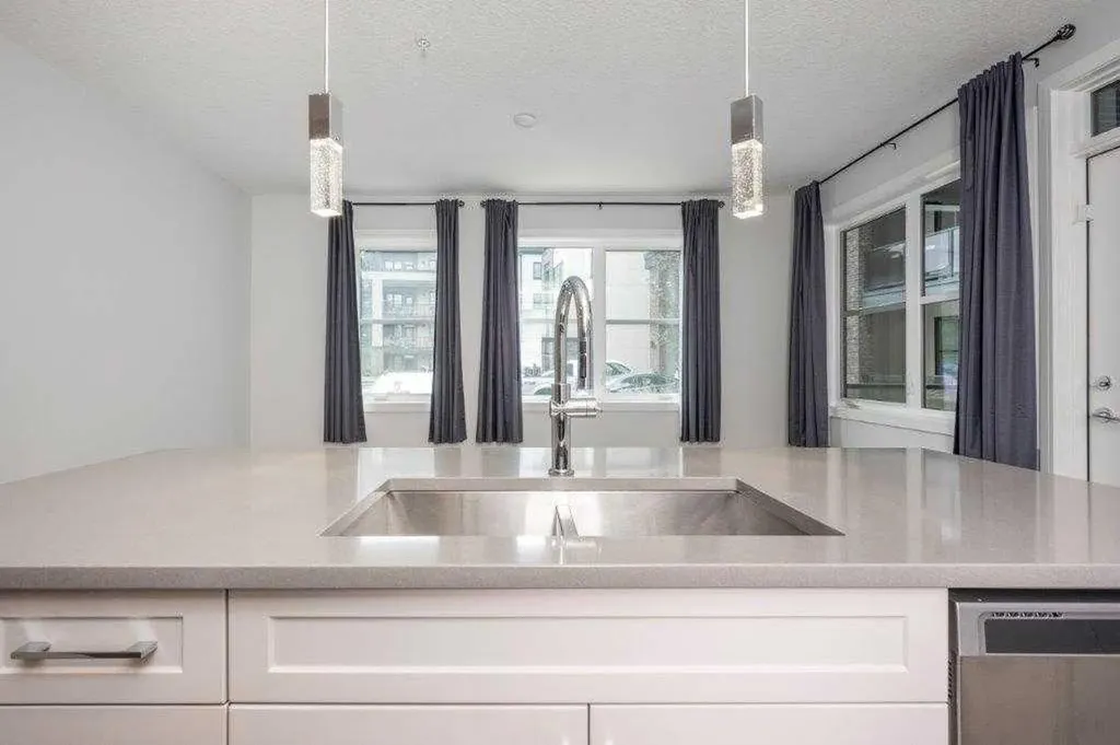 80 Greenbriar Place NW Calgary AB t3b6j4