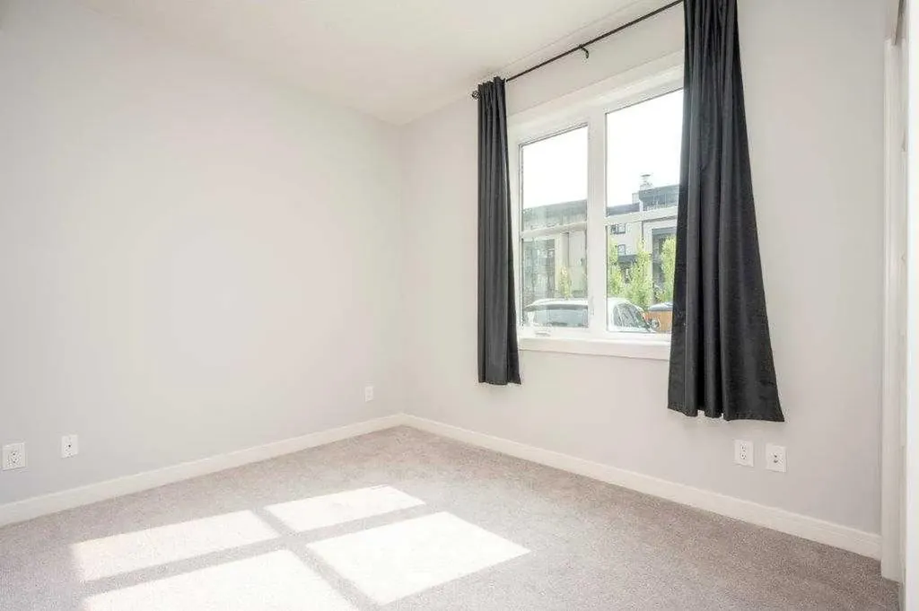 80 Greenbriar Place NW Calgary AB t3b6j4