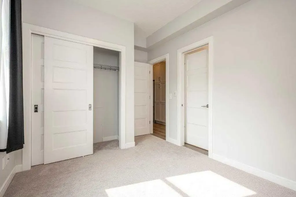 80 Greenbriar Place NW Calgary AB t3b6j4