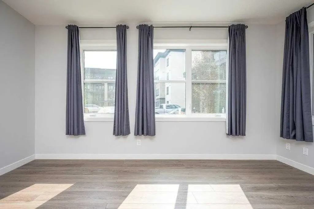80 Greenbriar Place NW Calgary AB t3b6j4