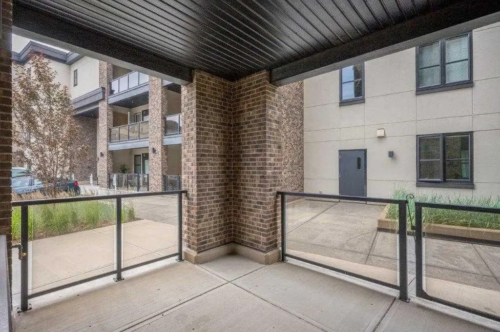 80 Greenbriar Place NW Calgary AB t3b6j4