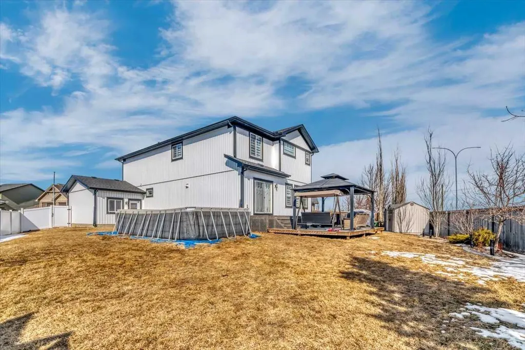 260 Ranch Close Strathmore AB T1P 0B5