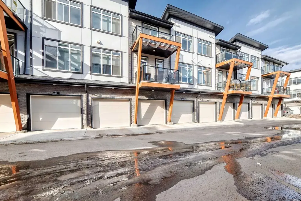 4697 Seton Drive SE Calgary AB T3M 3T9