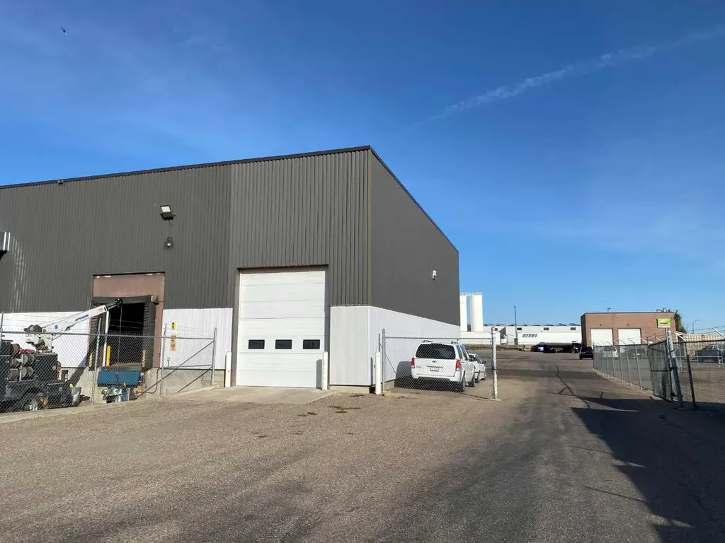 2525 36 Street N Lethbridge AB T1H 5L1