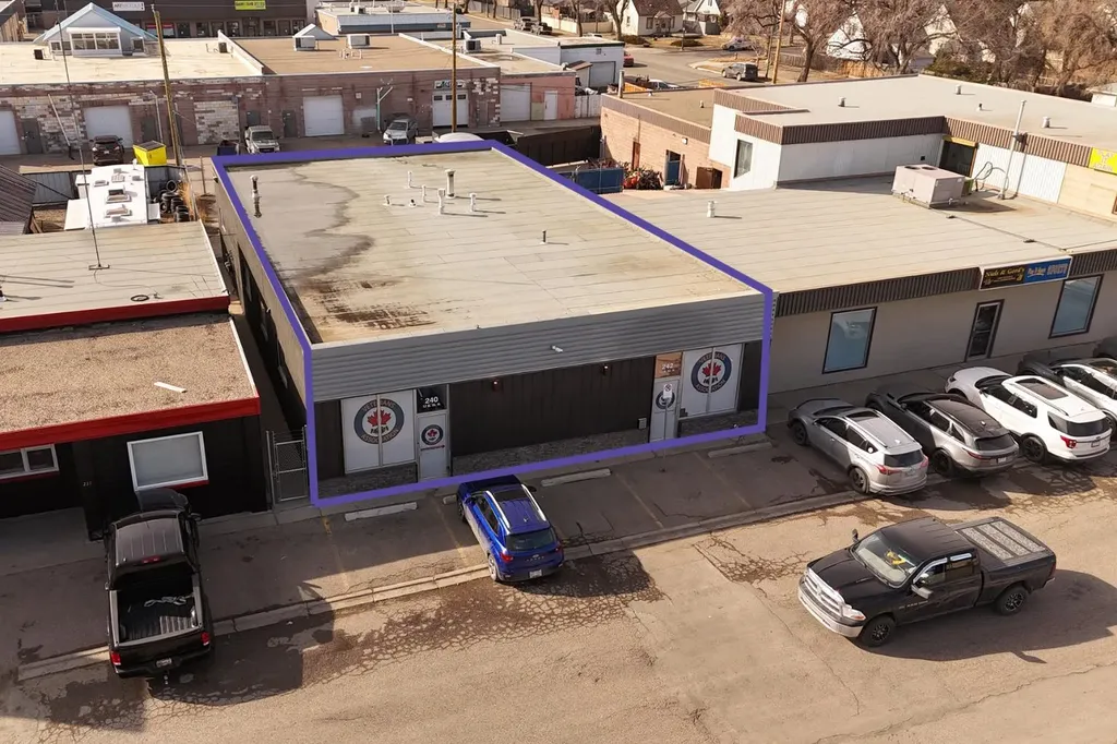 242 12b Street N Lethbridge AB T1H 2K7
