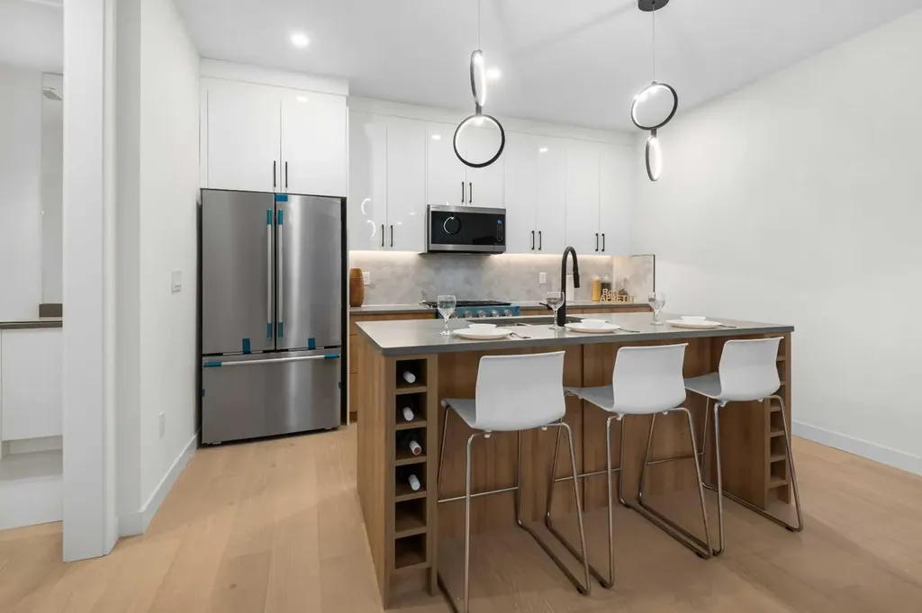 3719 14a Street SW Calgary AB T2T3Y1