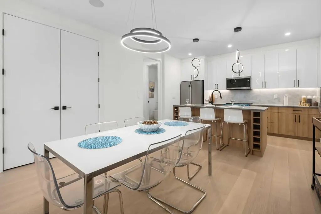 3719 14a Street SW Calgary AB T2T3Y1