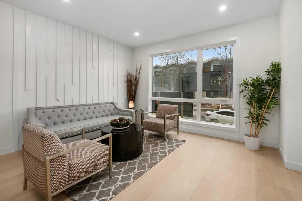 3719 14a Street SW Calgary AB T2T3Y1