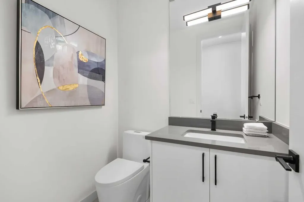 3719 14a Street SW Calgary AB T2T3Y1