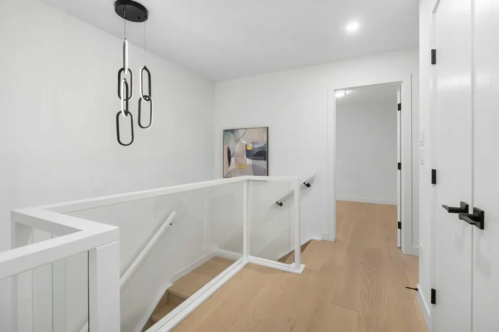3719 14a Street SW Calgary AB T2T3Y1