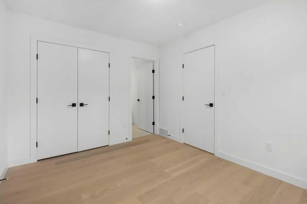 3719 14a Street SW Calgary AB T2T3Y1