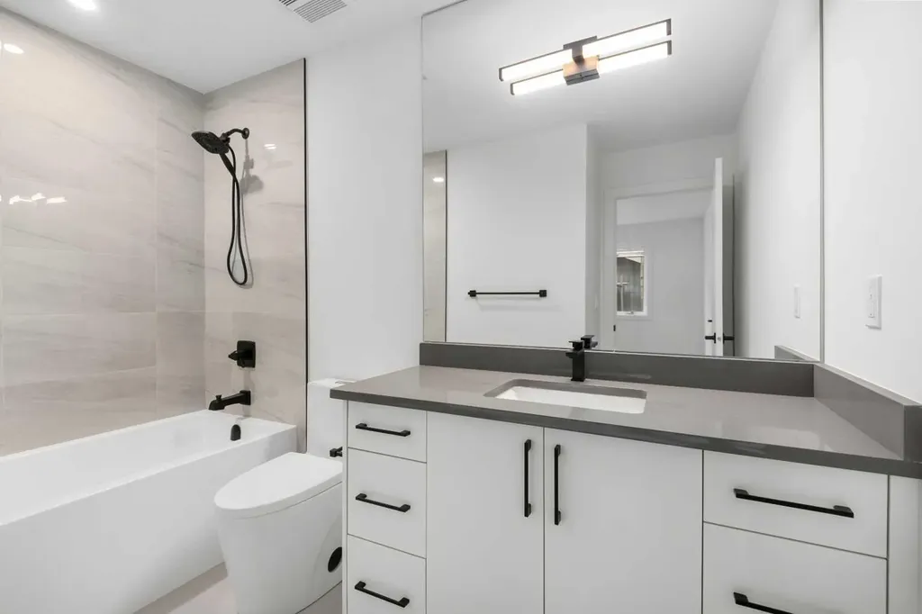 3719 14a Street SW Calgary AB T2T3Y1
