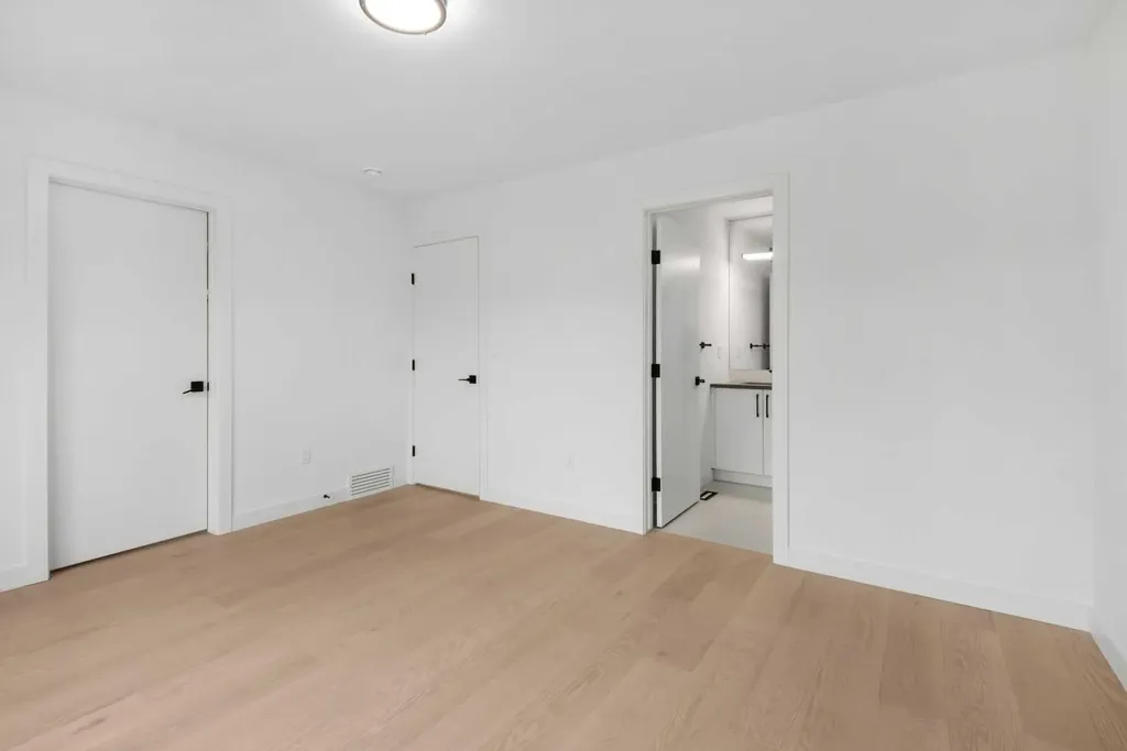 3719 14a Street SW Calgary AB T2T3Y1