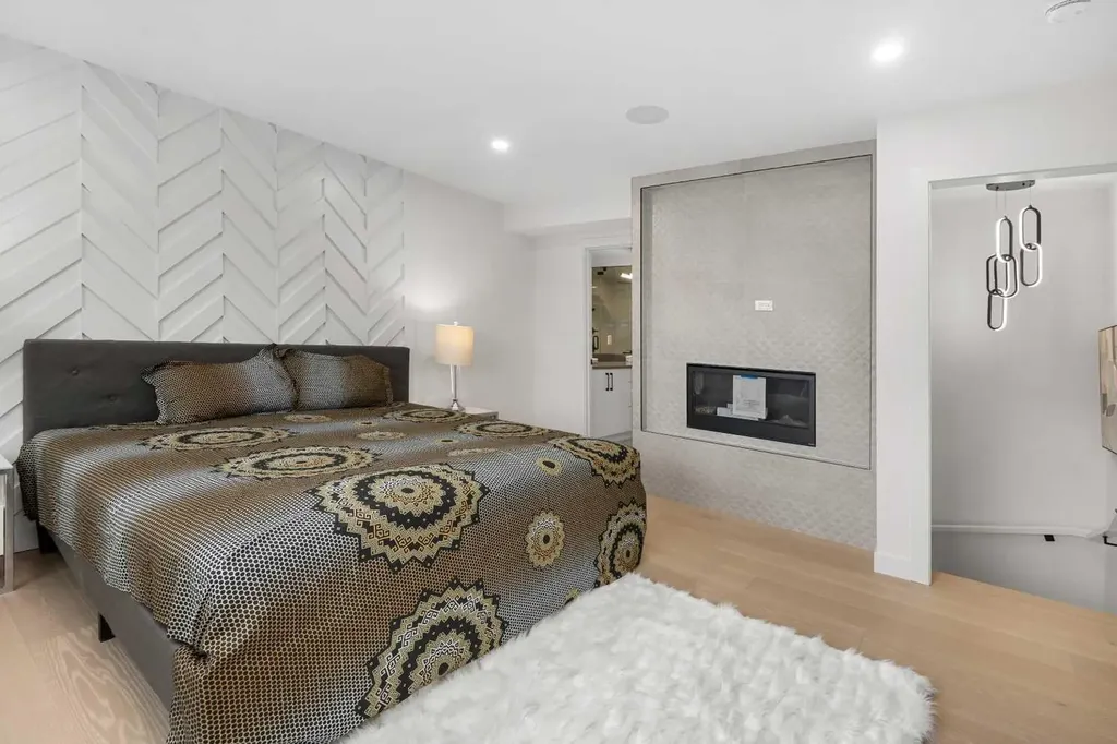 3719 14a Street SW Calgary AB T2T3Y1