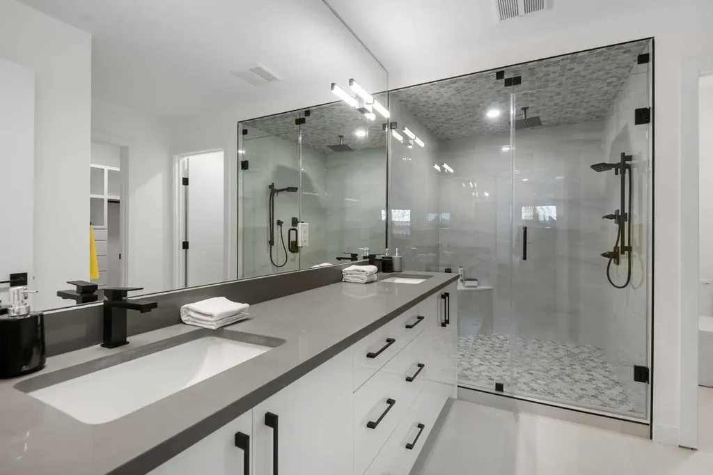 3719 14a Street SW Calgary AB T2T3Y1