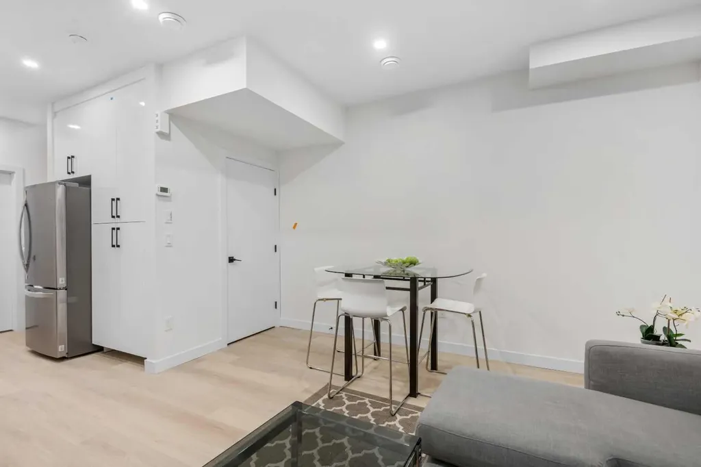 3719 14a Street SW Calgary AB T2T3Y1
