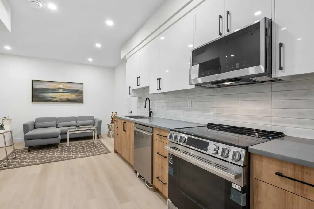 3719 14a Street SW Calgary AB T2T3Y1
