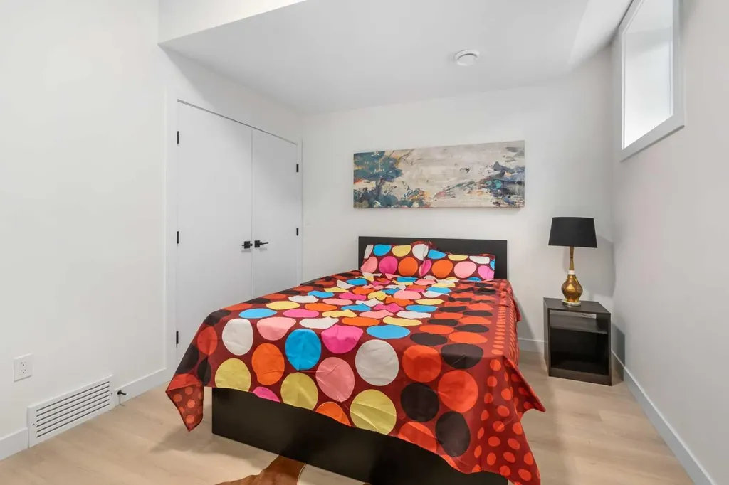 3719 14a Street SW Calgary AB T2T3Y1
